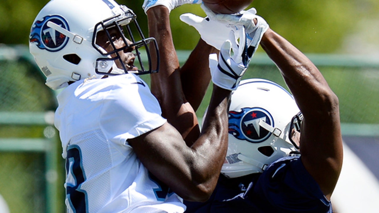 Contract signed, rookie Corey Davis joins Titans at camp
